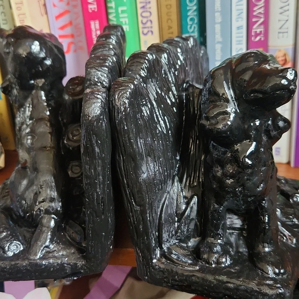 1970s Mold Black Bookends with Dog Design - Picture 2 of 5
